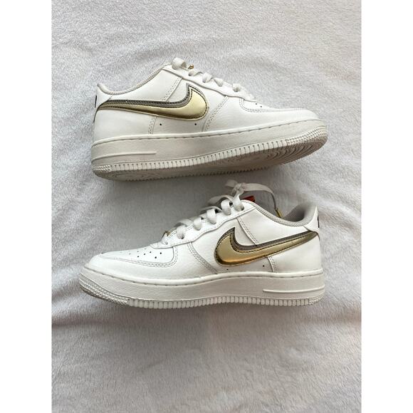 NIKE (GS) AIR FORCE 1 LV8 Sz 5Y - Picture 4 of 8